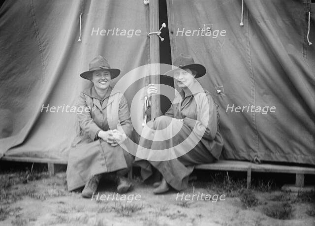 Woman's National Service School Under Woman's Section, Navy League, in Camp, 1917. Creator: Harris & Ewing.