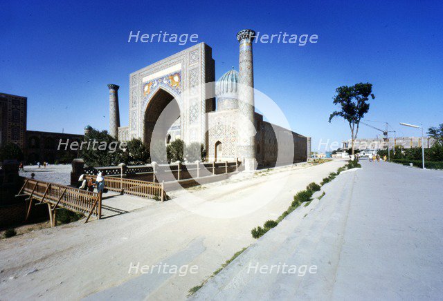 Shir-Dar Madrasa, Samarkand, Uzbekistan, c20th century. Artist: CM Dixon.