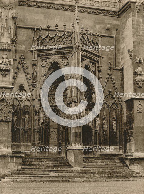 'Regensburg - Cathedral Corch', 1931. Artist: Kurt Hielscher.