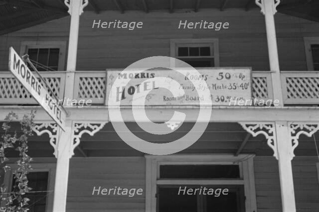 Boardinghouse, Alabama, 1936. Creator: Walker Evans.