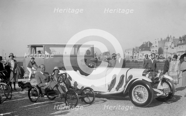Mercedes-Benz SS open 4-seater of Baron Wenzel-Mosau and Auto Red Bug, Boulogne Motor Week, 1928. Artist: Bill Brunell.