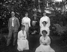 L'Estrange Family at Cnoc Rhu, Red Hill, Back Row: Robert Augustus Henry L'Estrange, ..., 1910. Creator: Robert Augustus Henry L'Estrange.