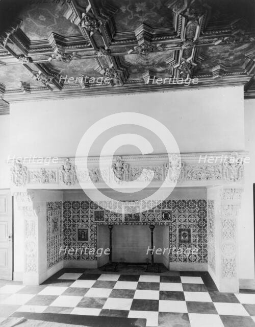 "Mi Suen~o," Herbert Coppell house, 1245 South Grand Avenue, Pasadena, California, 1917. Creator: Frances Benjamin Johnston.