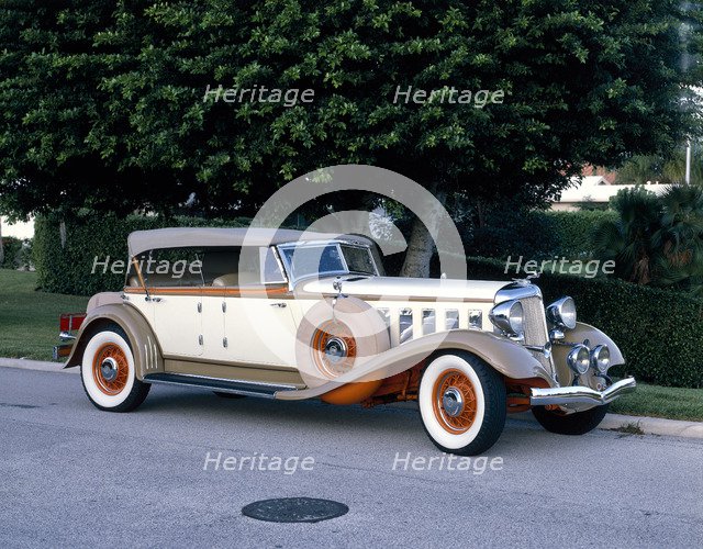 A 1933 Chrysler Custom Imperial. Artist: Unknown