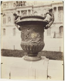 Versailles, Vase par Ballin, 1903. Creator: Eugene Atget.