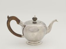 Teapot, 1740/55. Creator: Jacob Hurd.