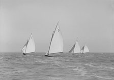 The 6 Metres boats 'Snowdrop', 'The Whim', 'Cheetal' and 'Ejnar' racing downwind. Creator: Kirk & Sons of Cowes.