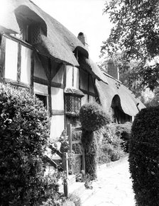 Anne Hathaway's Cottage, Shottery, Stratford-upon-Avon, Warwickshire, c1955. Creator: Arthur Charles Kirby Ware.