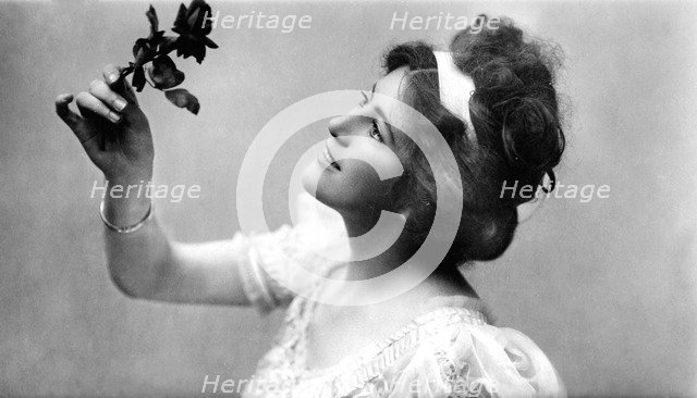 Alice Crawford (1882-1931), English actress, 1907.Artist: Raphael Tuck & Sons