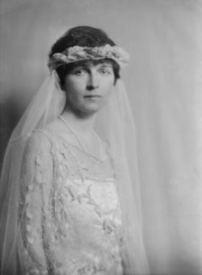 Mrs. B. Dominick, portrait photograph, 1918 Feb. 19. Creator: Arnold Genthe.