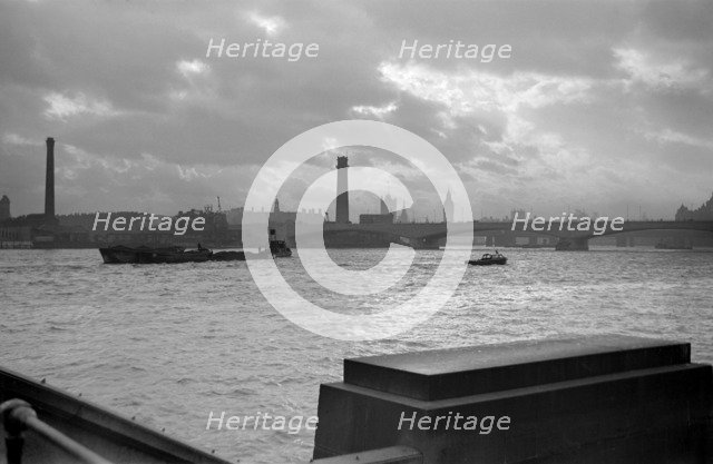River Thames, Lambeth, London, c1945-1951. Artist: SW Rawlings