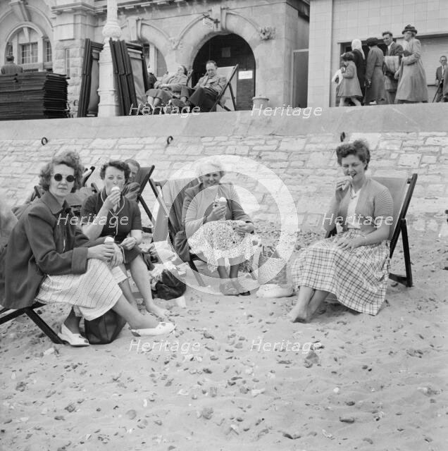 Staff outing of Laing's London office to Bournemouth, 30/05/1953. Creator: John Laing plc.