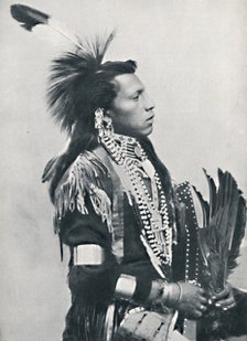 A North American Indian chief (profile), 1912. Artist: Unknown.