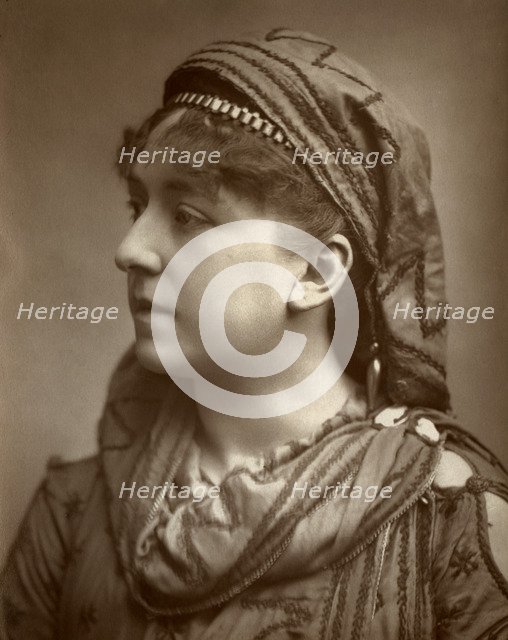 Amy Roselle, British actress, 1884. Artist: St James's Photographic Co