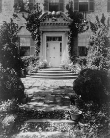 "Chatham," Colonel Daniel Bradford Devore house, 120 Chatham Lane, Fredericksburg, Virginia, (1927?) Creator: Frances Benjamin Johnston.