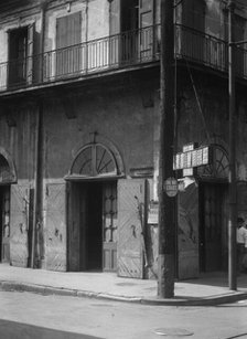 Absinthe House, New Orleans, between 1920 and 1926. Creator: Arnold Genthe.