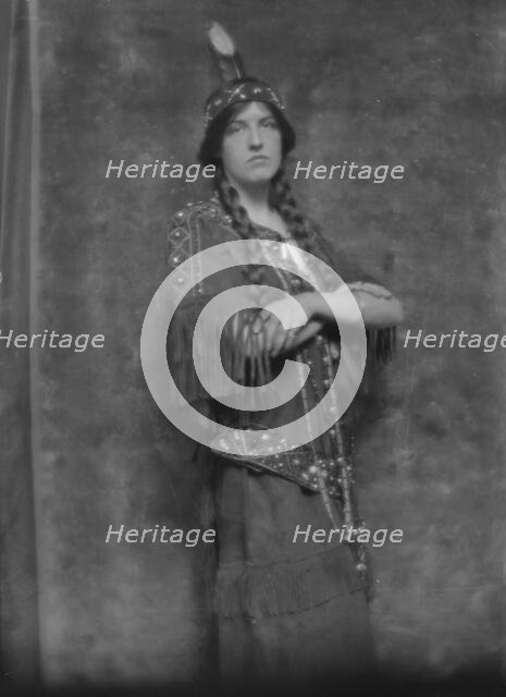 Barhyte, Marion, Miss, portrait photograph, 1914 Feb. 25. Creator: Arnold Genthe.