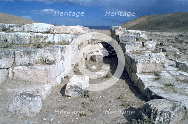 Ruined arch of an aqueduct, Jerwan, Iraq, 1977.