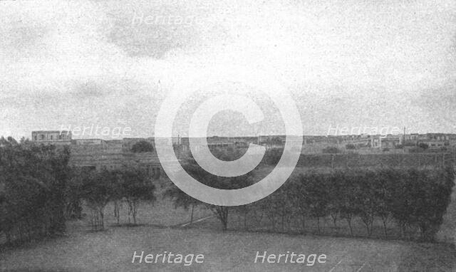 ''Une tempete de sable s'avancant sur Khartoum; Le Nord-Est Africain', 1914. Creator: Unknown.