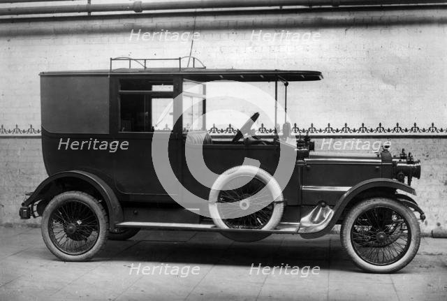 1915 Daimler 20hp WD staff limousine. Creator: Unknown.