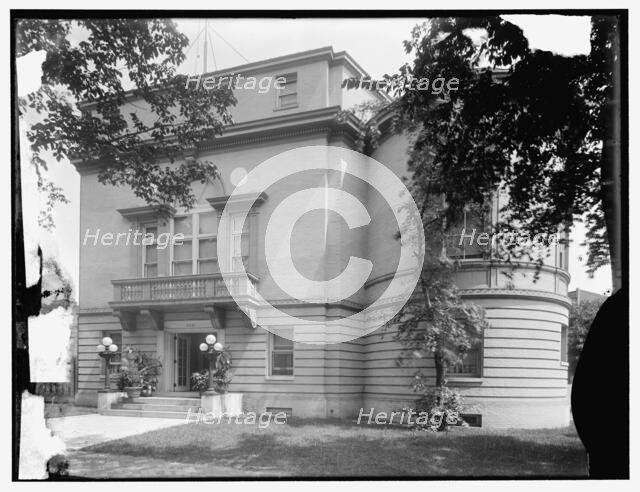 Congressional Club, between 1917 and 1920. Creator: Harris & Ewing.