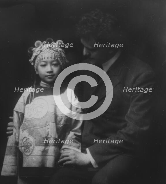 Friends, Chinatown, San Francisco, between 1896 and 1906. Creator: Arnold Genthe.