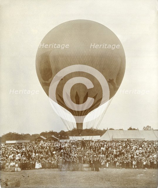 Balloon Ascent, Pimlico Recreation Ground, Ilkeston, Derbyshire, c1907 Artist: Unknown