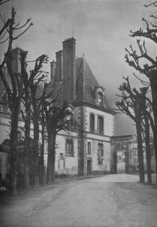 Fountainebleau: one of the corner pavilions built by Henry IV of France, 1925. Artist: Unknown.