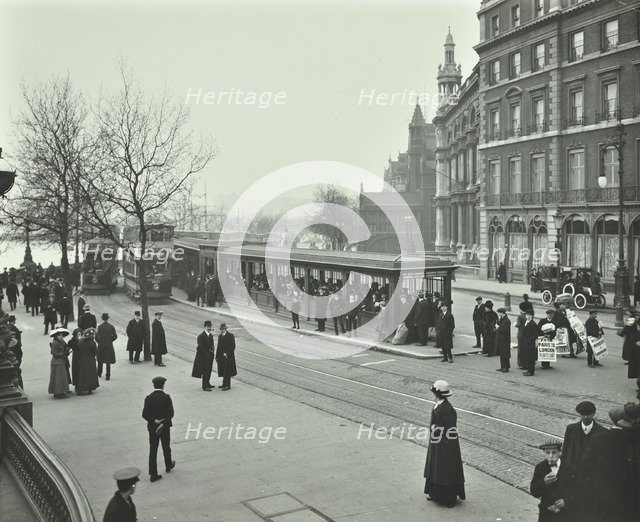 Queue of people at Blackfriars Tramway shelter, London, 1912.  Artist: Unknown.