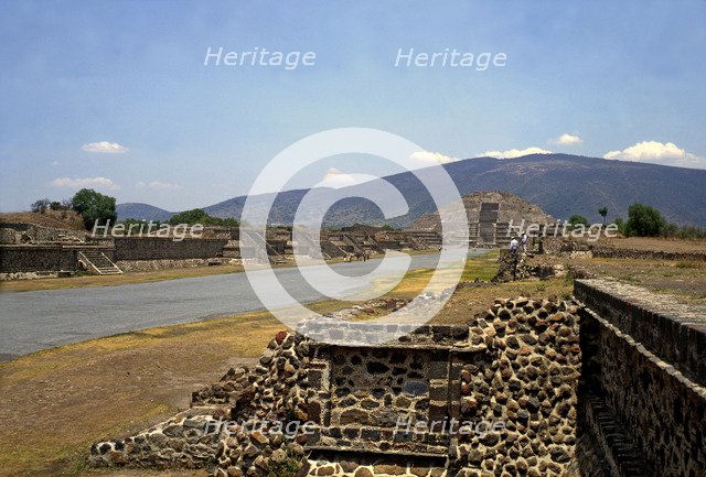 Teotihuacan, 'Avenue of Death', walkway that extends from south to north at whose sides are place…