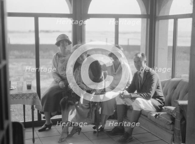 Slater, Mrs., and friends in a house in Long Beach, 1924 July. Creator: Arnold Genthe.