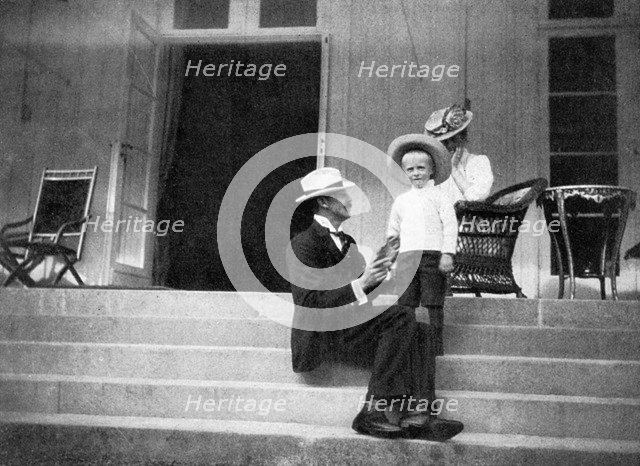 King Haakon VII of Norway, his son Olav and Princess Victoria at Bygdøy, Norway, 1908.Artist: Queen Alexandra