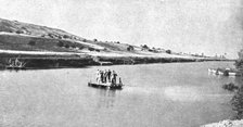 ' Sur le Marne; passage de la Marne a Passy, le 22 juillet 1918, a l'aube, a la suite de..., 1918. Creator: Unknown.