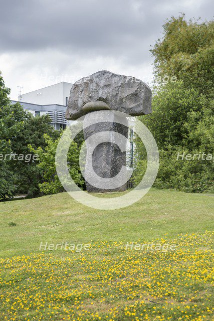 'Hymn', sculpture by Stephen Cox, University of Kent, Canterbury, Kent, 2015. Artist: Steven Baker.