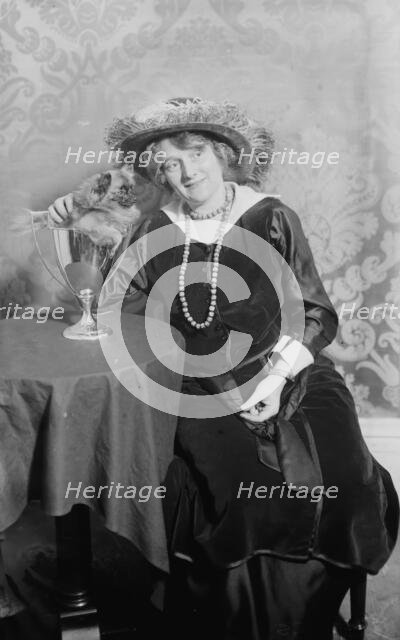 Mrs. Henry Hill, "Little Miss Muffet", pet, between c1910 and c1915. Creator: Bain News Service.