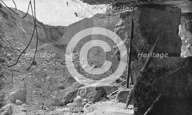 'La perte du fort de Vaux; Un angle du fort le 2 juin, apres deux jours de bombarde...', 1916 (1924) Creator: Unknown.