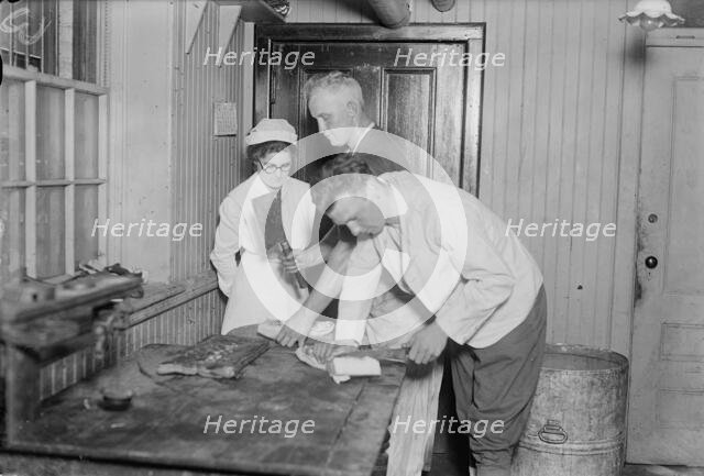 Cooking class, Gladys Kierstead, 13 Aug 1917. Creator: Bain News Service.