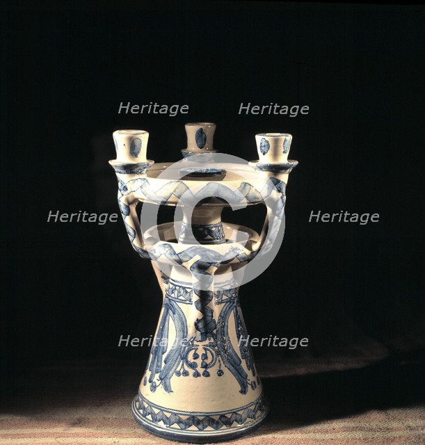 Muel ceramic candelabra, workshop of recovery of ancient potteries of the 15th and 16th centuries.