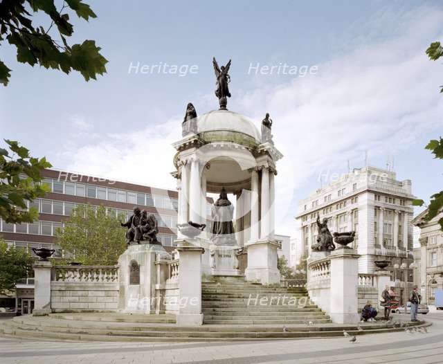 Queen Victoria Monument, Liverpool, Merseyside, 1998. Artist: K Buck