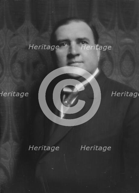 Henshaw, Mr., portrait photograph, 1913 Apr. 30. Creator: Arnold Genthe.