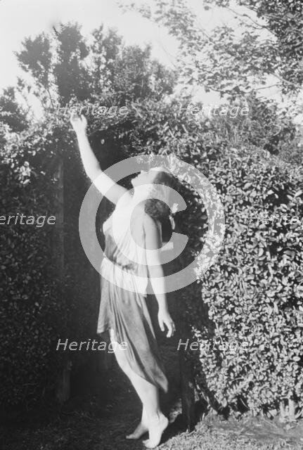 Elizabeth Duncan dancers and children, between 1916 and 1941. Creator: Arnold Genthe.