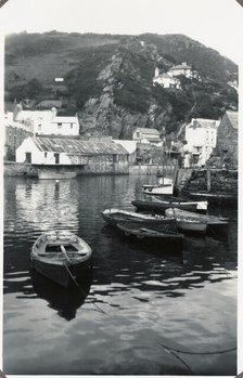 Polperro Harbour, Polperro, Lansallos, Cornwall, 1919-1936. Creator: Unknown.