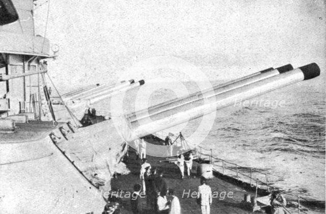 'Un nouvel ennemi: Le Bulgare; superdreadnought russe "Imperatrice-Marie...1915 (1924). Creator: Unknown.