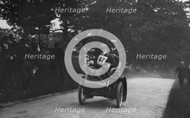 1906 Lagonda 12hp tricar. Creator: Unknown.