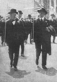 'La Preparation Militaire; Edison (a gauche) portant un fanion aux couleurs nationales: a..., 1916. Creator: Unknown.