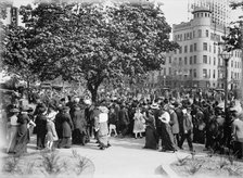 Woman Suffrage - Parade, May 1914, May 1914. Creator: Harris & Ewing.