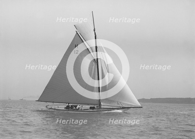 'The Truant' sailing close-hauled, July 1912. Creator: Kirk & Sons of Cowes.