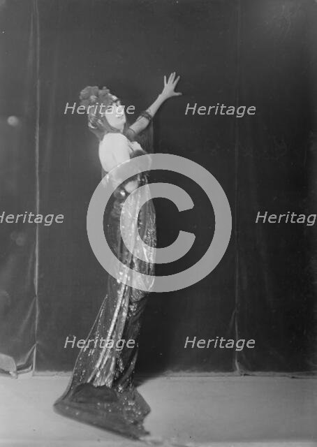 Herundean, Helen, Miss, portrait photograph, 1919 Feb. 10. Creator: Arnold Genthe.