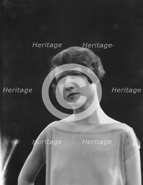 Dunning, Mr., daughter of, portrait photograph, 1925 July 9. Creator: Arnold Genthe.