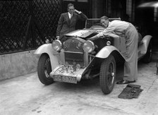 1930 Alfa-Romeo driven by Kenneth Evans. Artist: Bill Brunell.